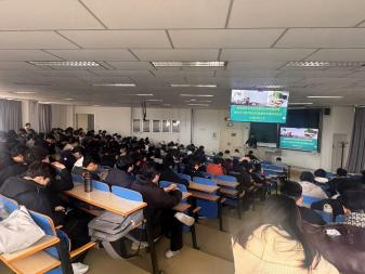 求是书院召开春季学期2024级信息工程学院学生年级大会