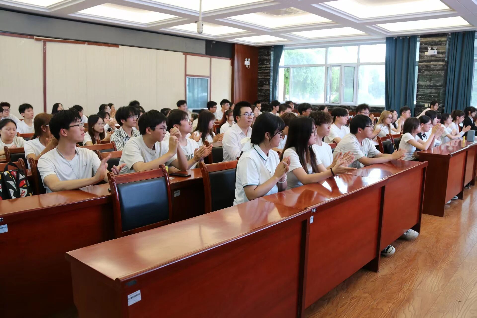 求是书院2026年春季学期新团员入团仪式圆满举行