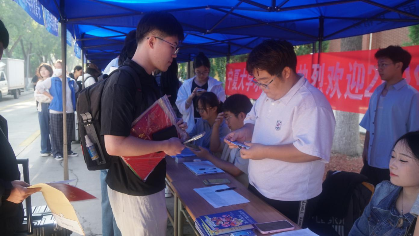迎新特辑｜“策马扬鞭正当时，踏浪而行向未来”——你好，新同学