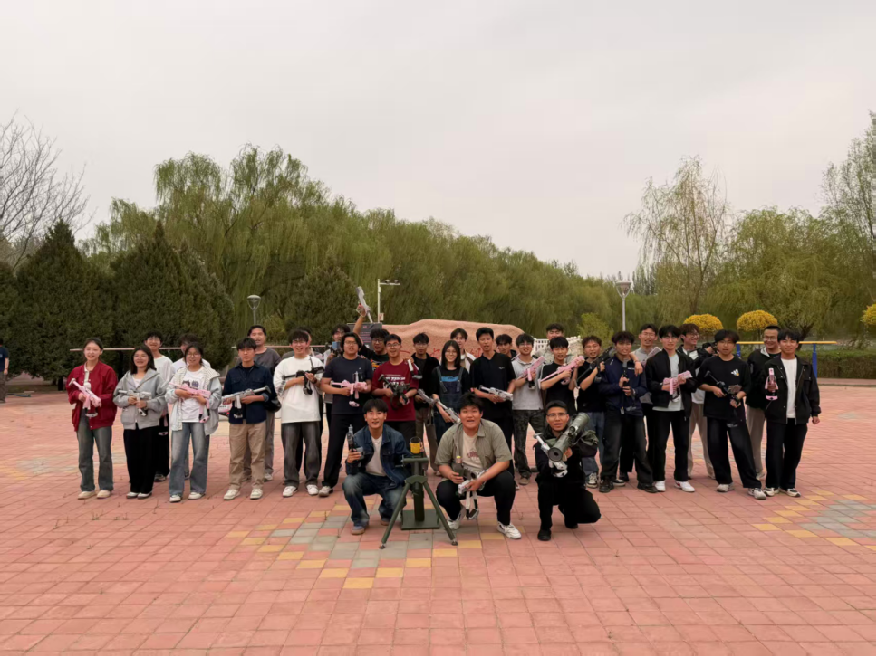 心灵电台FM | 真人吃鸡上线！这场拓展也太好玩了吧