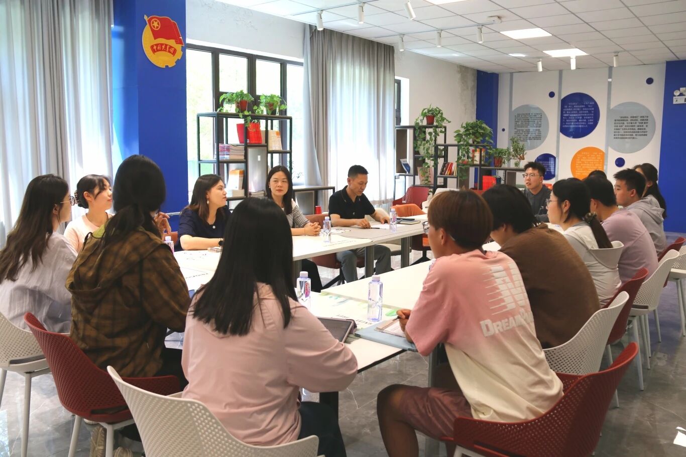 凝心聚力共奋进，薪火相传谱新篇——求是书院团学学生干部座谈会顺利召开！