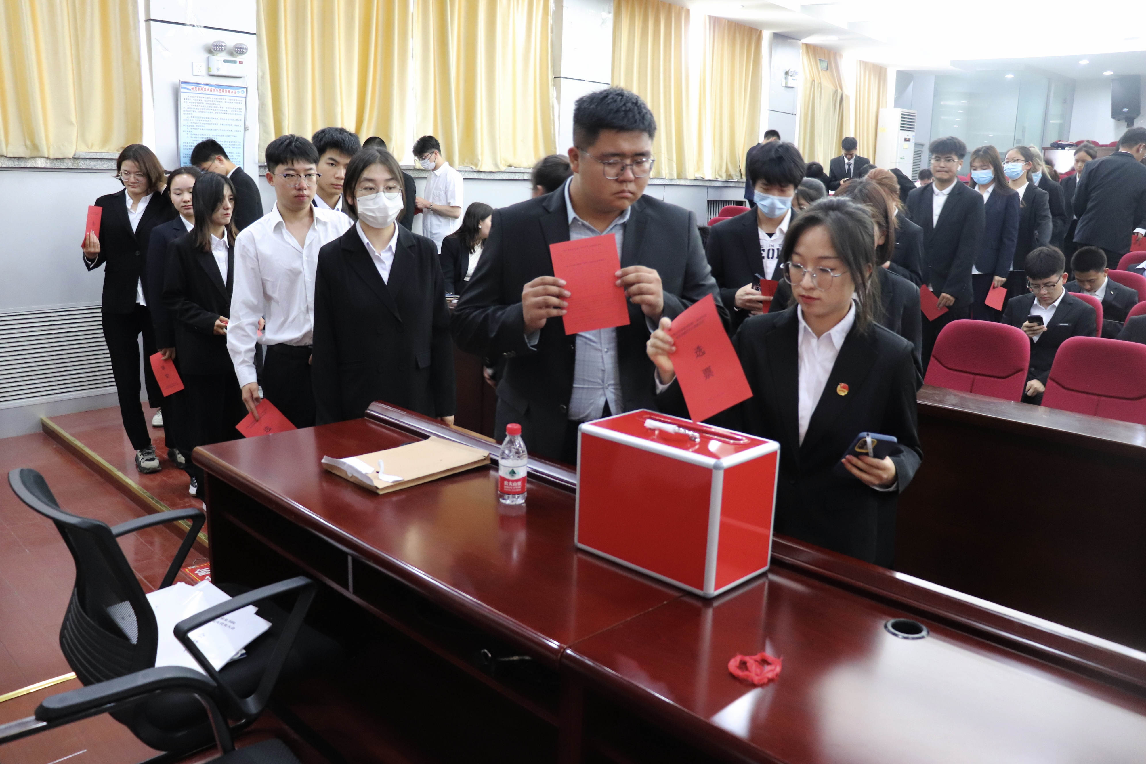 求是书院第一次学生代表大会暨研究生代表大会胜利召开