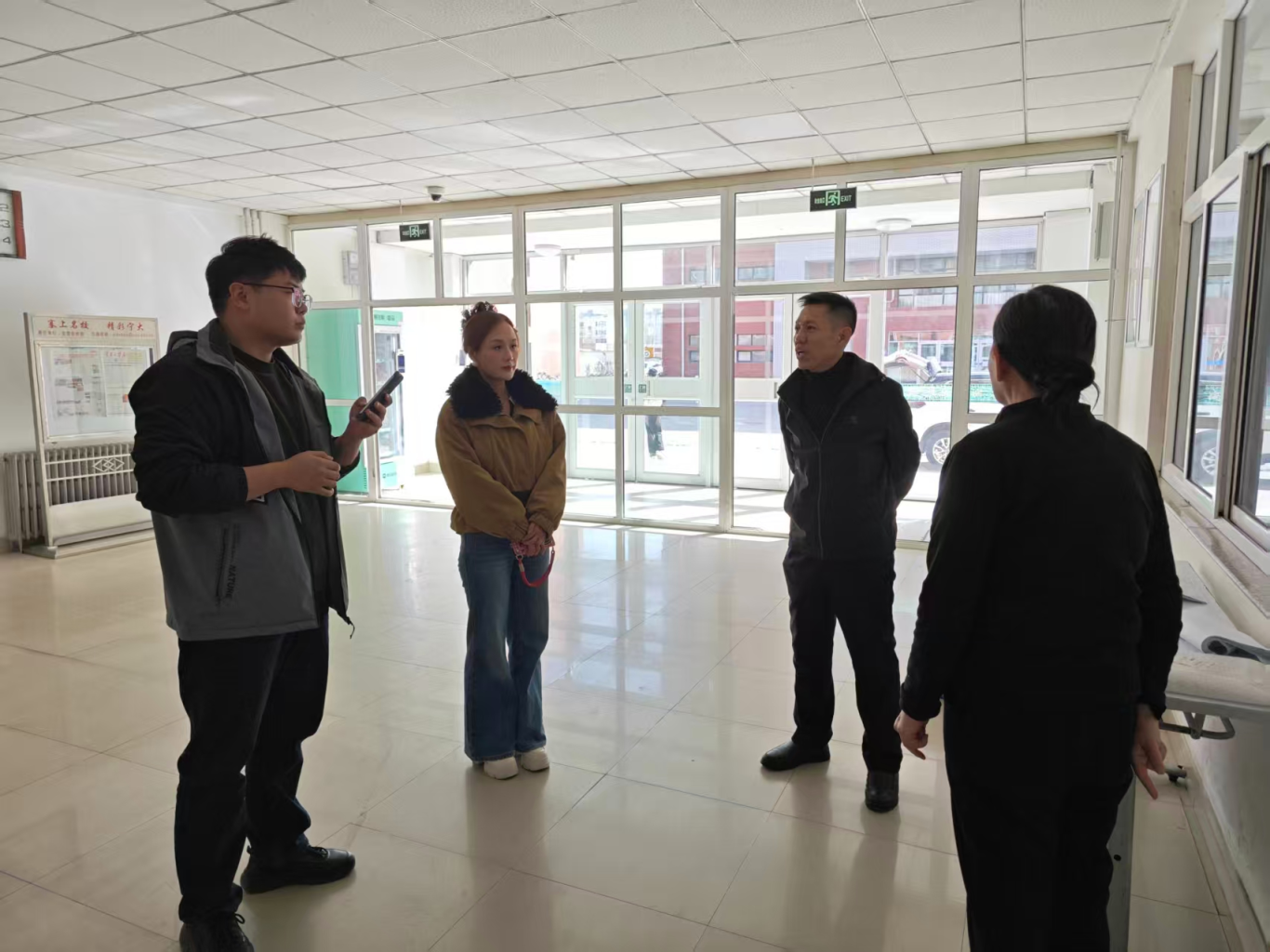 走访查寝听心声 慰问一线送关怀——求是书院深入学生公寓走访慰问